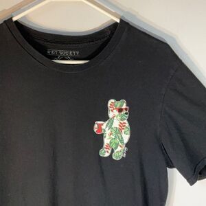 Riot Society Medium Black Tee with Kawaii Bear with Solo Cup! FKR